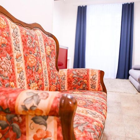 Stefania Apartment Centre ปราก ภายนอก รูปภาพ