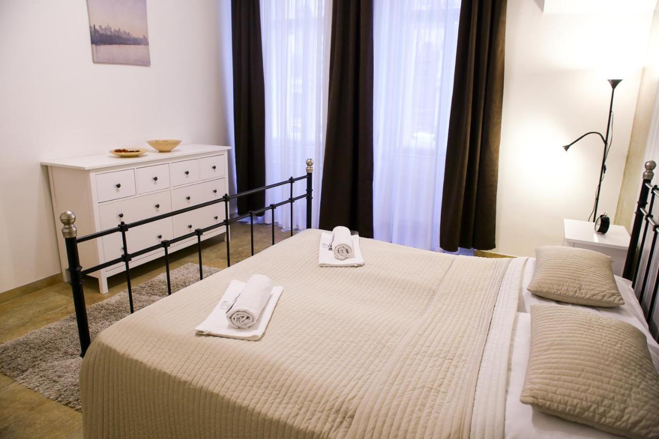 Stefania Apartment Centre ปราก ภายนอก รูปภาพ