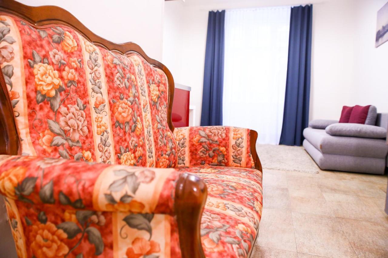 Stefania Apartment Centre ปราก ภายนอก รูปภาพ
