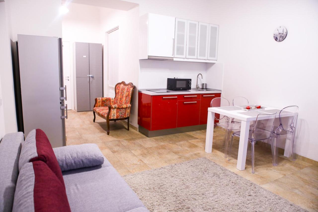 Stefania Apartment Centre ปราก ภายนอก รูปภาพ